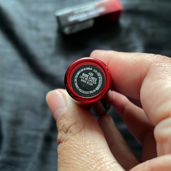 Love me lipstick - nine lives - Picture 4 of 7